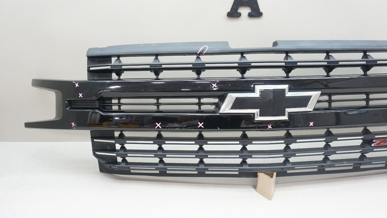 2019-2021 CHEVROLET SILVERADO 1500 FRONT CENTER RADIATOR GRILLE OEM 84128450