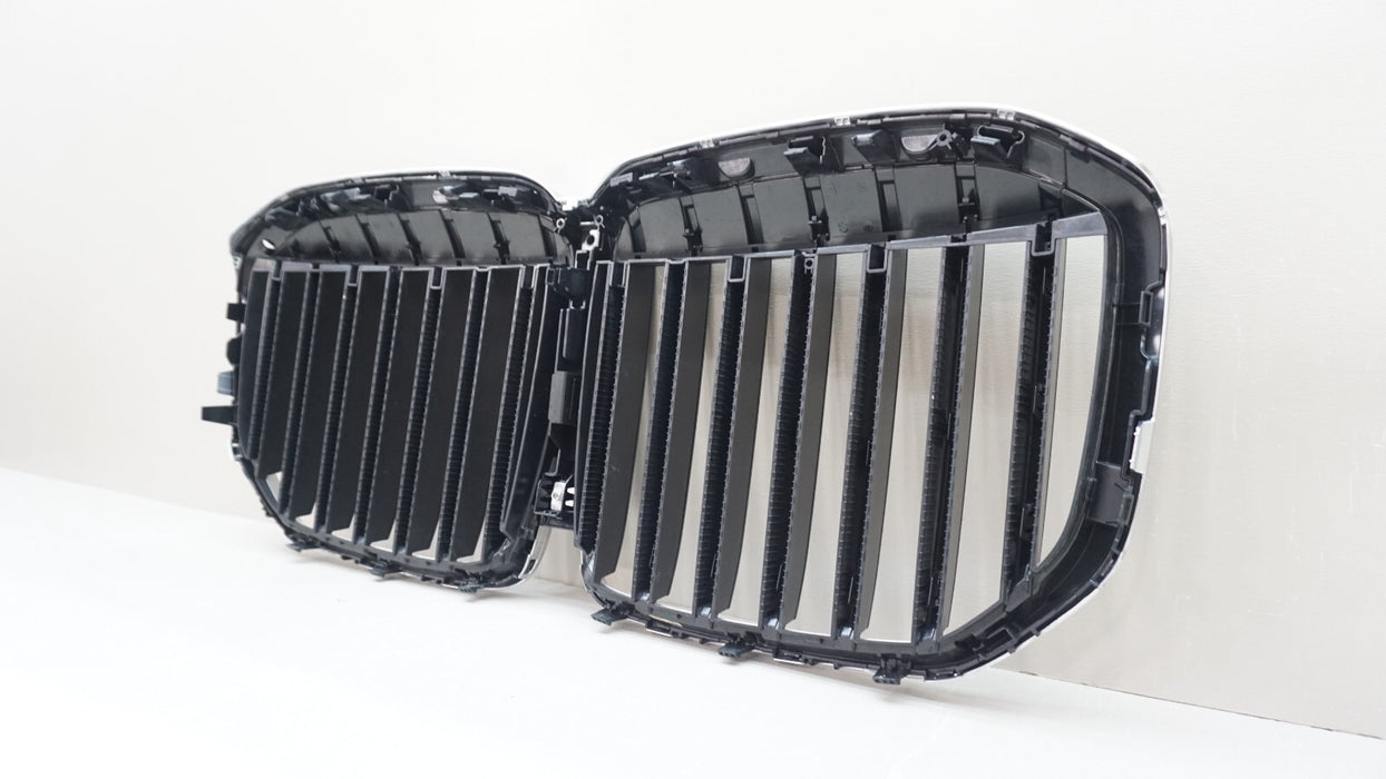 2019-2022 BMW X7 G07 FRONT UPPER RADIATOR GRILLE 20240049231 OEM 19 20 21 22