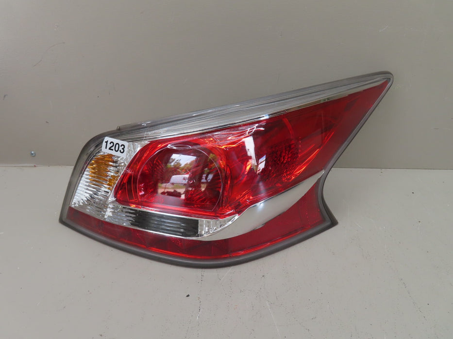 2013-2015 NISSAN ALTIMA REAR PASSENGER SIDE TAILLIGHT TAILLAMP ASSEMBLY OEM