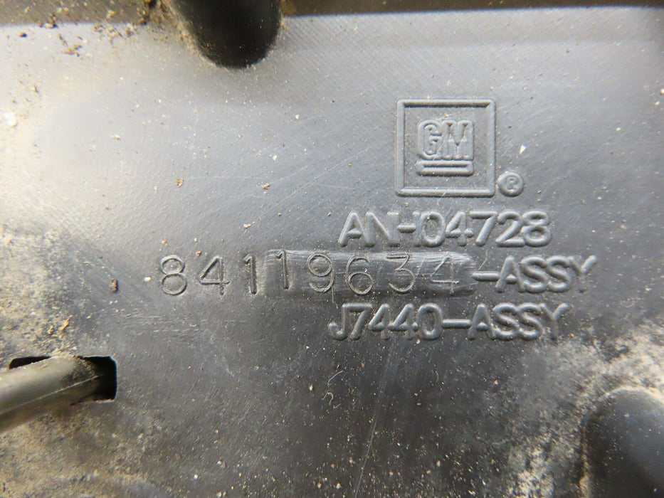 2015-2020 GMC YUKON FRONT UPPER GRILLE GRILL OEM