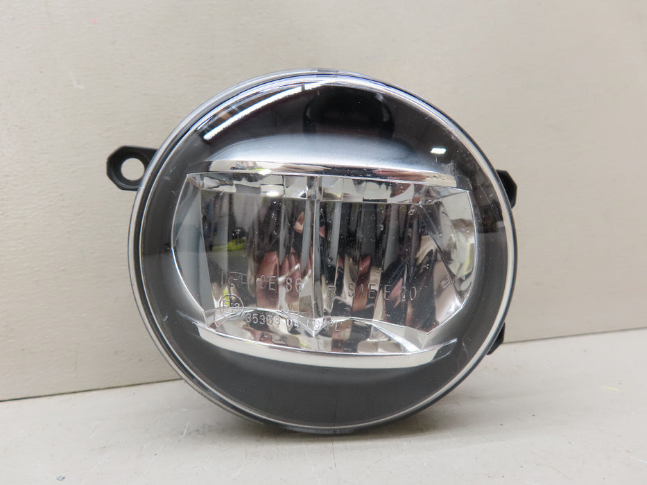 2015-2019 TOYOTA PRIUS C FRONT RIGHT PASSENGER SIDE FOG LIGHT LED OEM