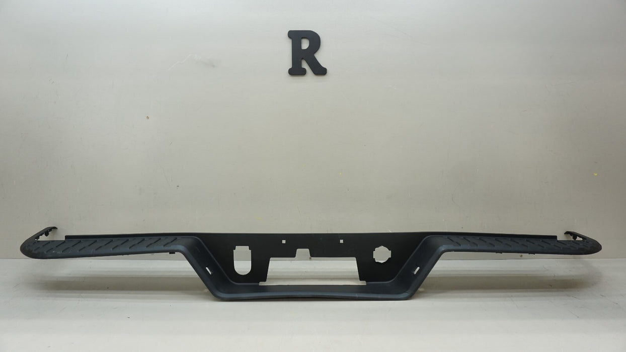 2019-2022 GMC SIERRA REAR BUMPER FACIA STEP PAD COVER OEM 84564764