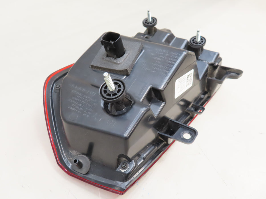 2015-2023 CHRYSLER 300 SRT LEFT DRIVER SIDE TAIL LIGHT OEM 68400331AA