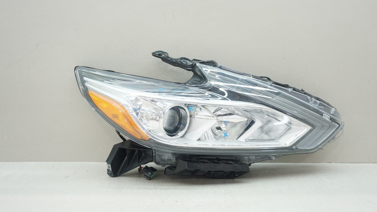 2016-2018 NISSAN ALTIMA FRONT RIGHT PASSENGER SIDE HALOGEN HEADLIGHT OEM