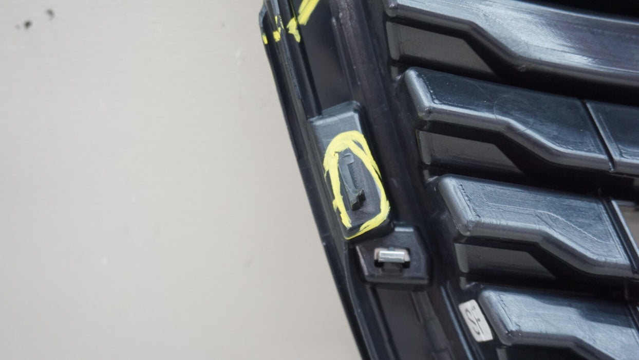 2019-2021 SUBBARU FORESTER FRONT CENTER RADIATOR GRILLE OEM 91121SJ100