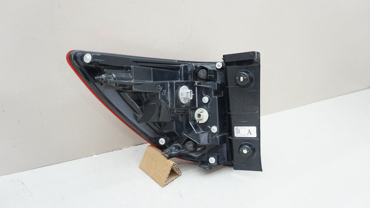 2019-2021 HONDA PILOT REAR RH RIGHT PASSENGER SIDE OUTER TAIL LIGHT OEM