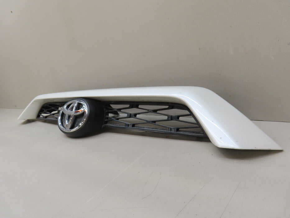 2015-2018 TOYOTA 4RUNNER FRONT RADIATOR GRILLE GRILL OEM