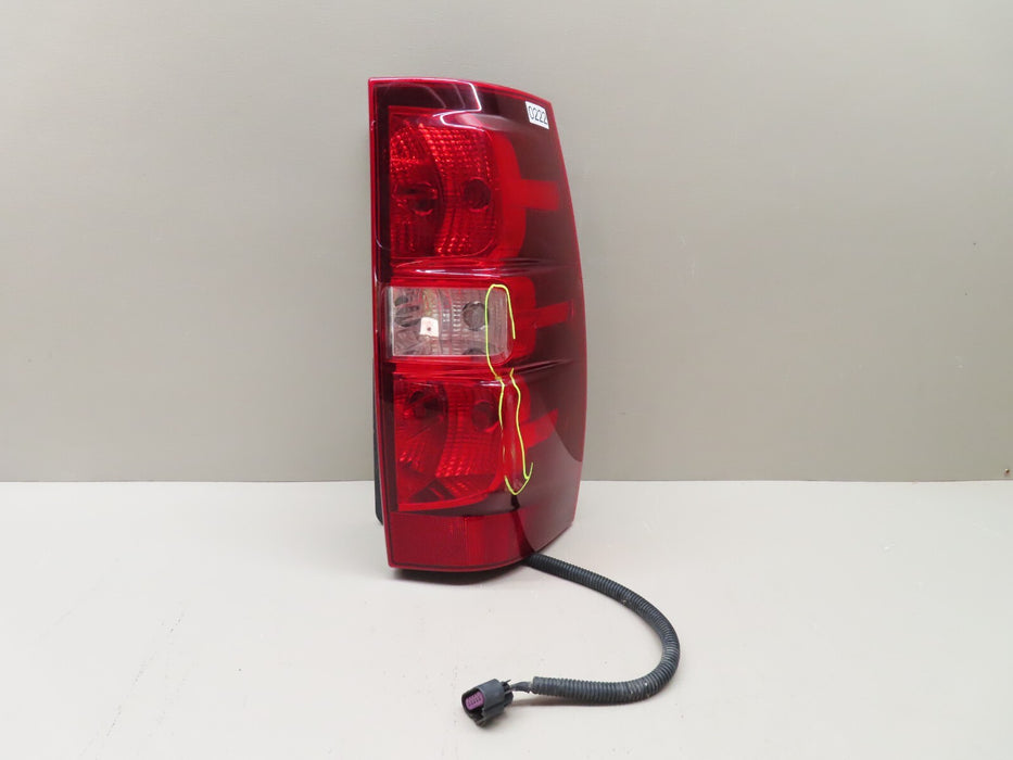 2007-2014 CHEVROLET TAHOE REAR RIGHT PASSENGER SIDE LIGHT TAILLIGHT LAMP OEM