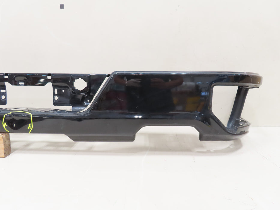 2019-2022 CHVEROLET SILVERADO GMC SIERRA 1500 REAR BUMPER COVER OEM 84520863