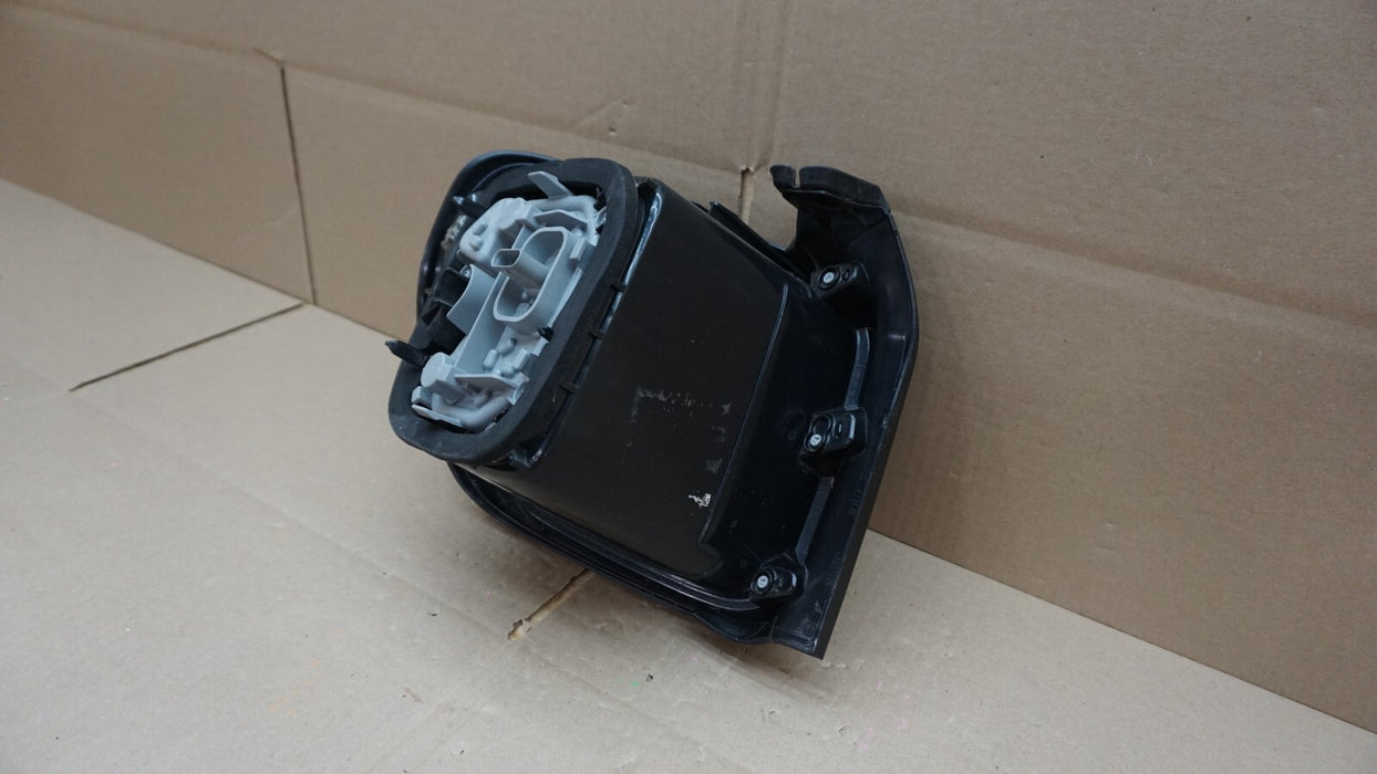 2015-2020 JEEP RENEGADE REAR RIGHT PASSENGERS TAIL LIGHT OEM 15 16 17 18 19 20