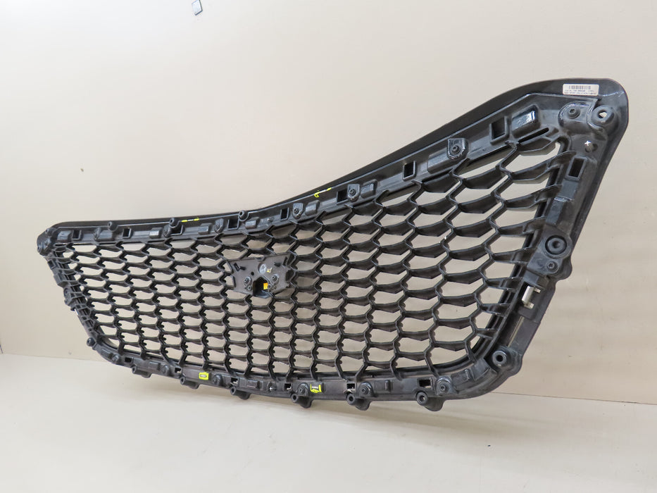 2019-2022 CADILLAC XT4 SPORT FRONT RADIATOR GRILLE GRILL W/EMBLEM OEM 84582860