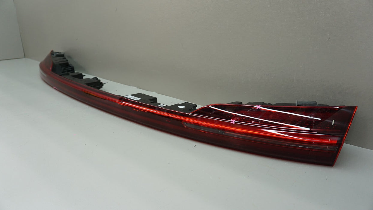 2019-2022 AUDI E-TRON CENTER DECK LID LED TAIL LIGHT 4KE.945.095.G OEM 20 21