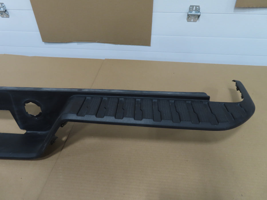 2019-2021 CHEVROLET SILVERADO REAR BUMPER COVER PANEL STEP PAD 812548818 OEM