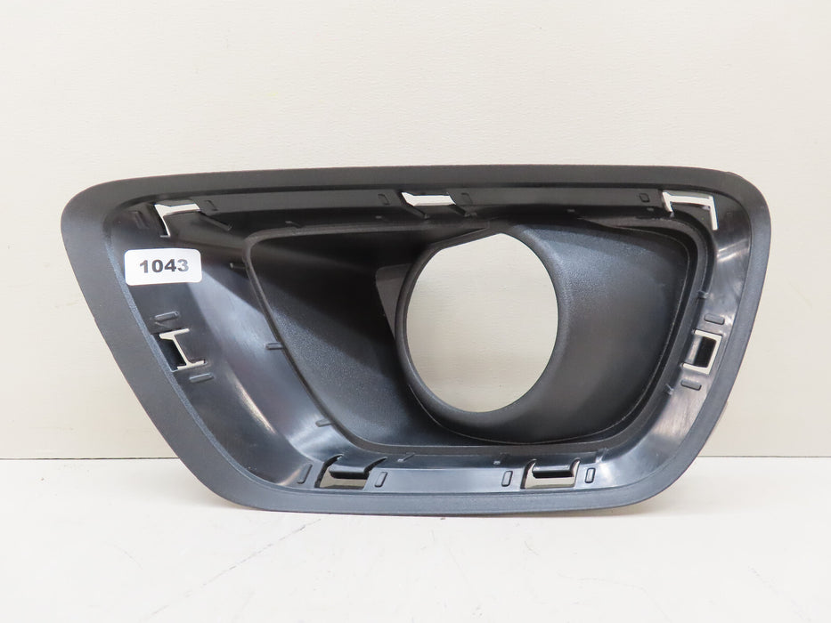 2015-2020 CHEVROLET COLORADO FRONT LEFT DRIVER SDIE FOG LIGHT COVER OEM