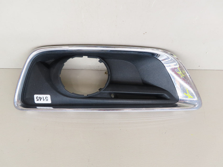 2013-2016 CHEVROLET MALIBU FRONT RIGHT PASSENGER FOG LIGHT BEZEL COVER OEM
