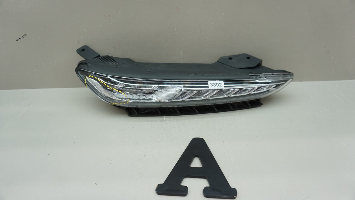 2018-2021 HYUNDAI KONA FRONT RIGHT PASSENGER DAYTIME RUNNING LIGHT DRL OEM