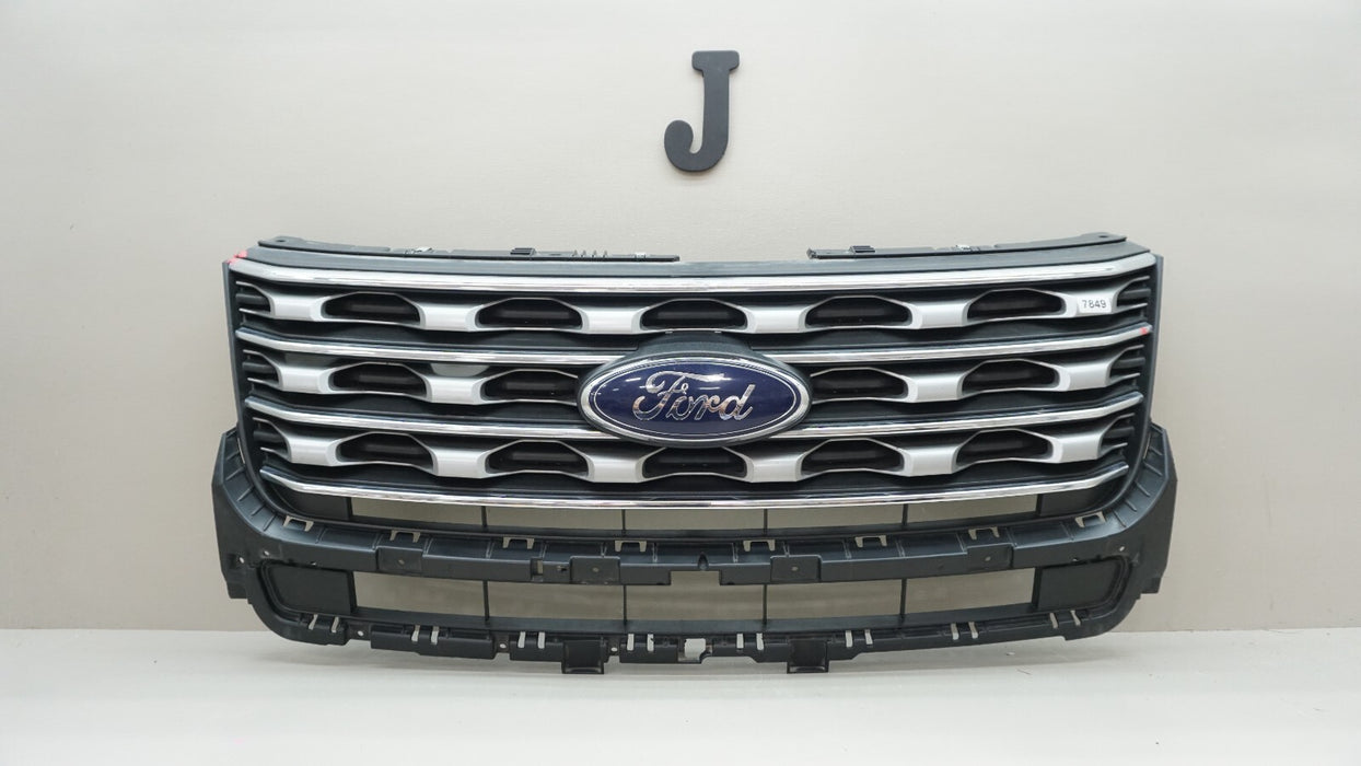 2016-2018 FORD EXPLORER FRONT RADIATOR GRILLE FB538200AE OEM 16 17 18