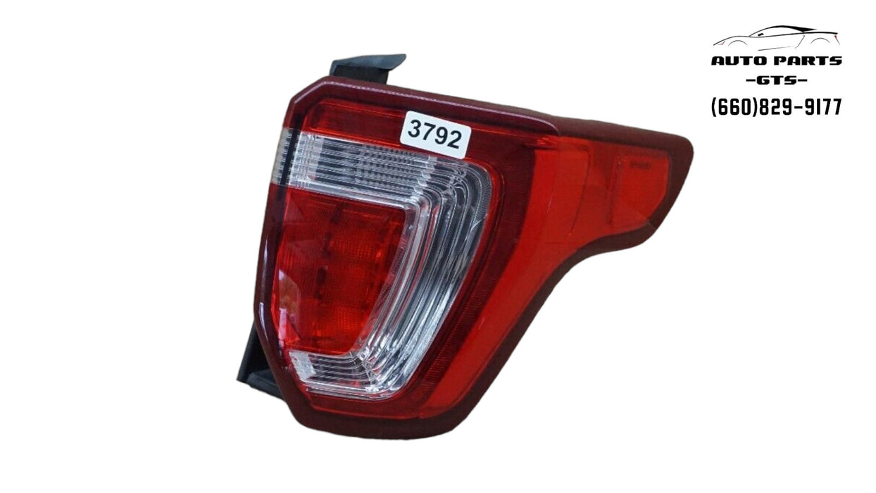 2016-2019 FORD EXPLORER REAR RH RIGHT PASSENGER SIDE QUARTER TAIL LIGHT OEM