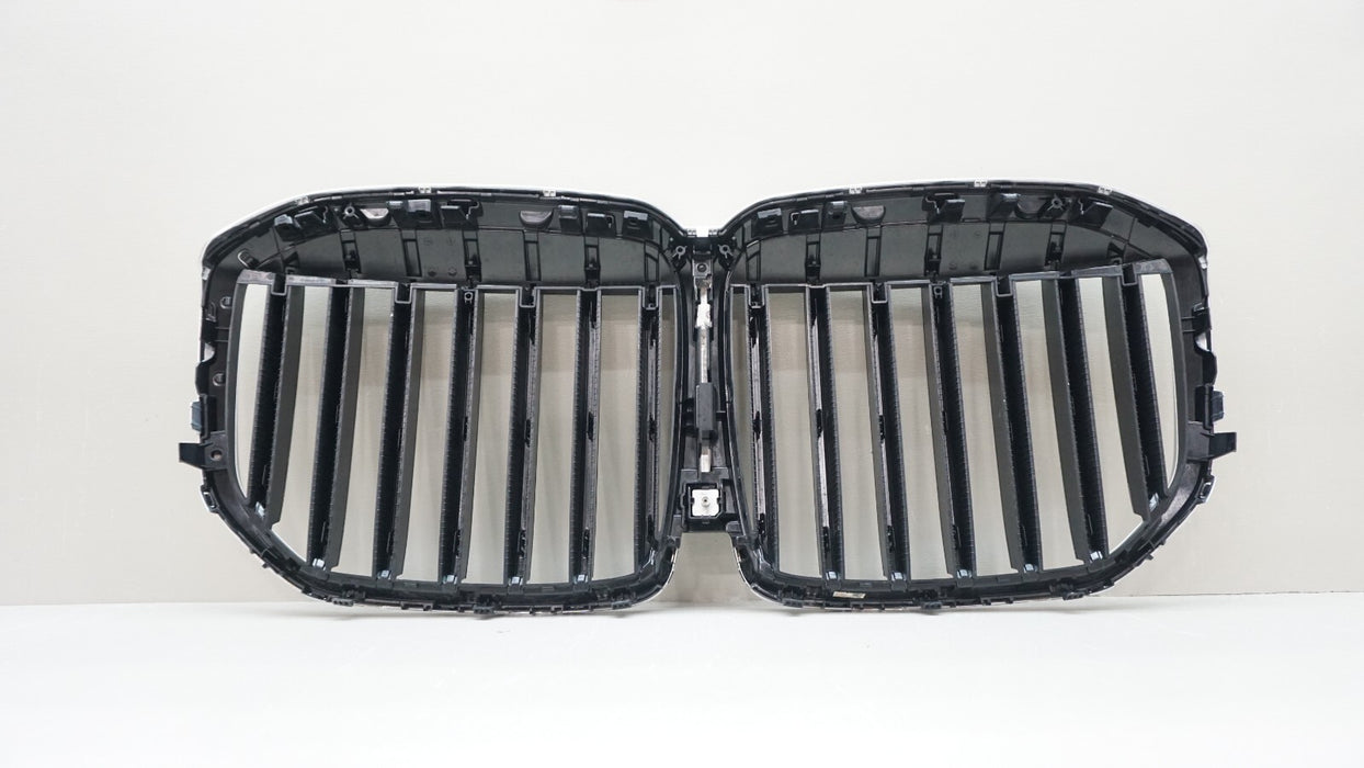 2019-2022 BMW X7 G07 FRONT UPPER RADIATOR GRILLE 20240049231 OEM 19 20 21 22