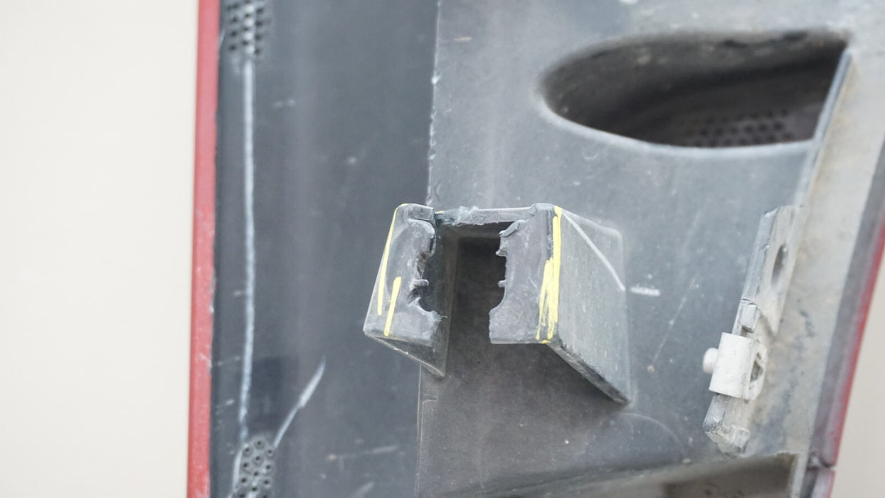 2019-2021 CHEVROLET SILVERADO 1500 FRONT RIGHT BUMPER COVER FILLER OEM ANW42227