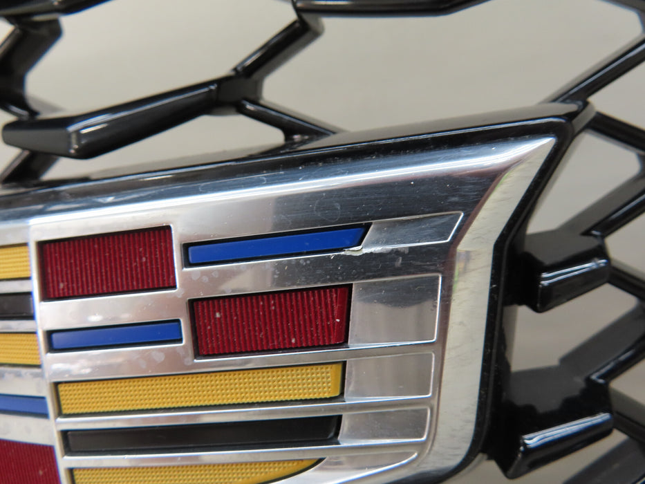 2019-2022 CADILLAC XT4 SPORT FRONT RADIATOR GRILLE GRILL W/EMBLEM OEM 84582860