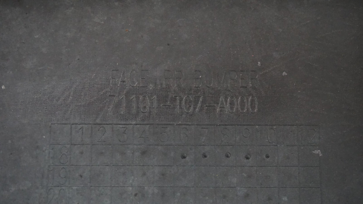 2019-2021 HONDA PILOT REAR BUMPER COVER PANEL OEM 71101-TG7-A000