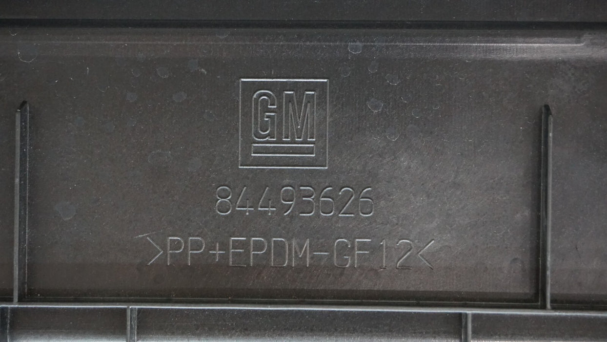 2019-2022 CHEVROLET SILVERADO GMC SIERRA 1500 REAR TRUNK MOLDING 84493626 OEM