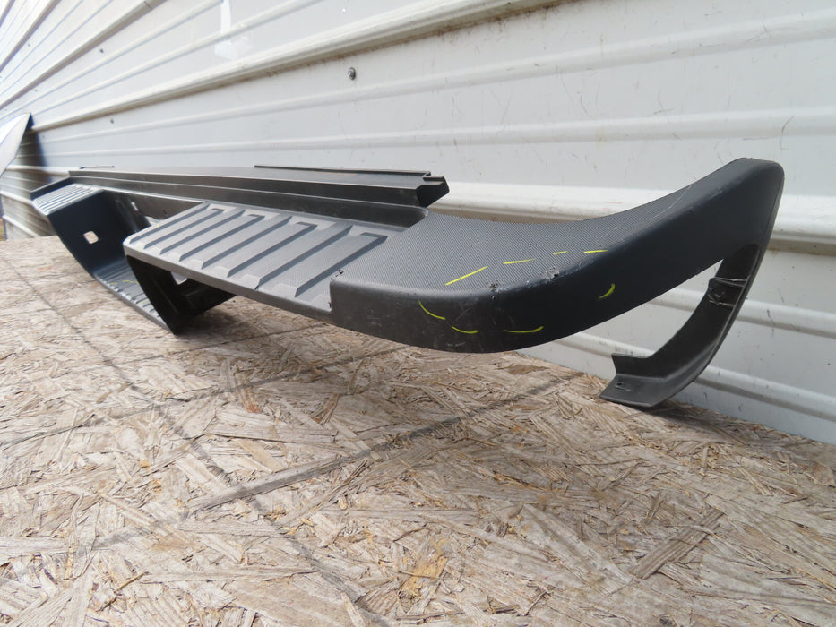 2015-2019 CHEVROLET/GMC 2500HD/3500HD REAR BUMPER COVER STEP PAD OEM