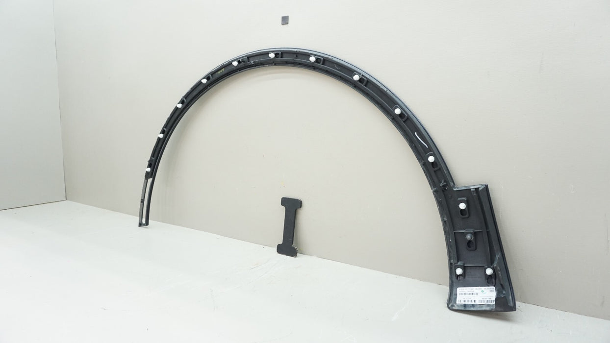 2015-2019 BENTLEY BENTAYGA FRONT RIGHT WHEEL ARCH MOLDING OEM 36A853614