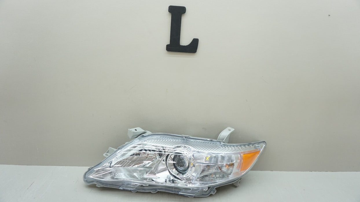 2010-2011 TOYOTA CAMRY FRONT LEFT DRIVERS SIDE HEADLIGHT HALOGEN AFTERMARKET