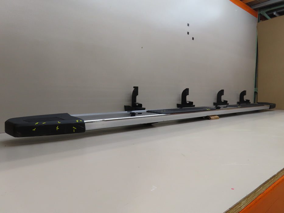 2019-2022 GMC SIERRA 1500 RIGHT PASSENGER SIDE RUNNING BOARD CREW CAB OEM