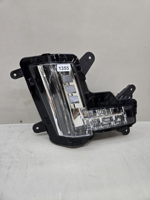 2015-2020 CADILLAC ESCALADE FRONT RIGHT PASSENGER SIDE FOG LIGHT LED OEM