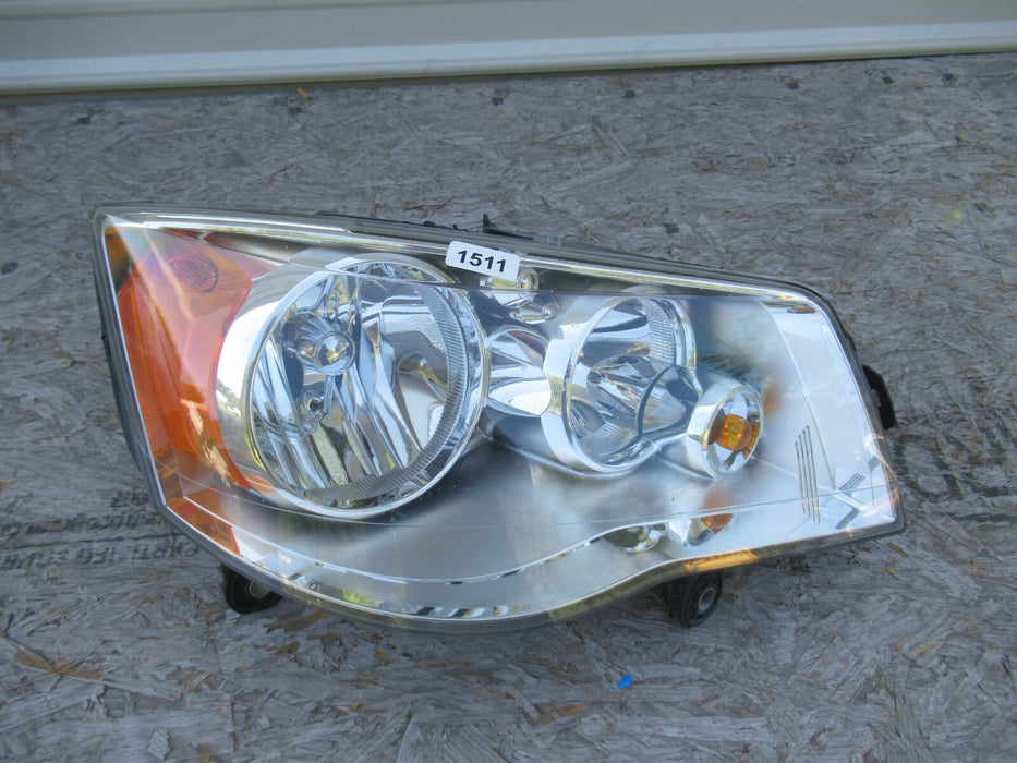 2009-2016 DODGE GRAND CARAVAN FRONT RIGHT PASSENGER SIDE HEADLIGHT HALOGEN OEM