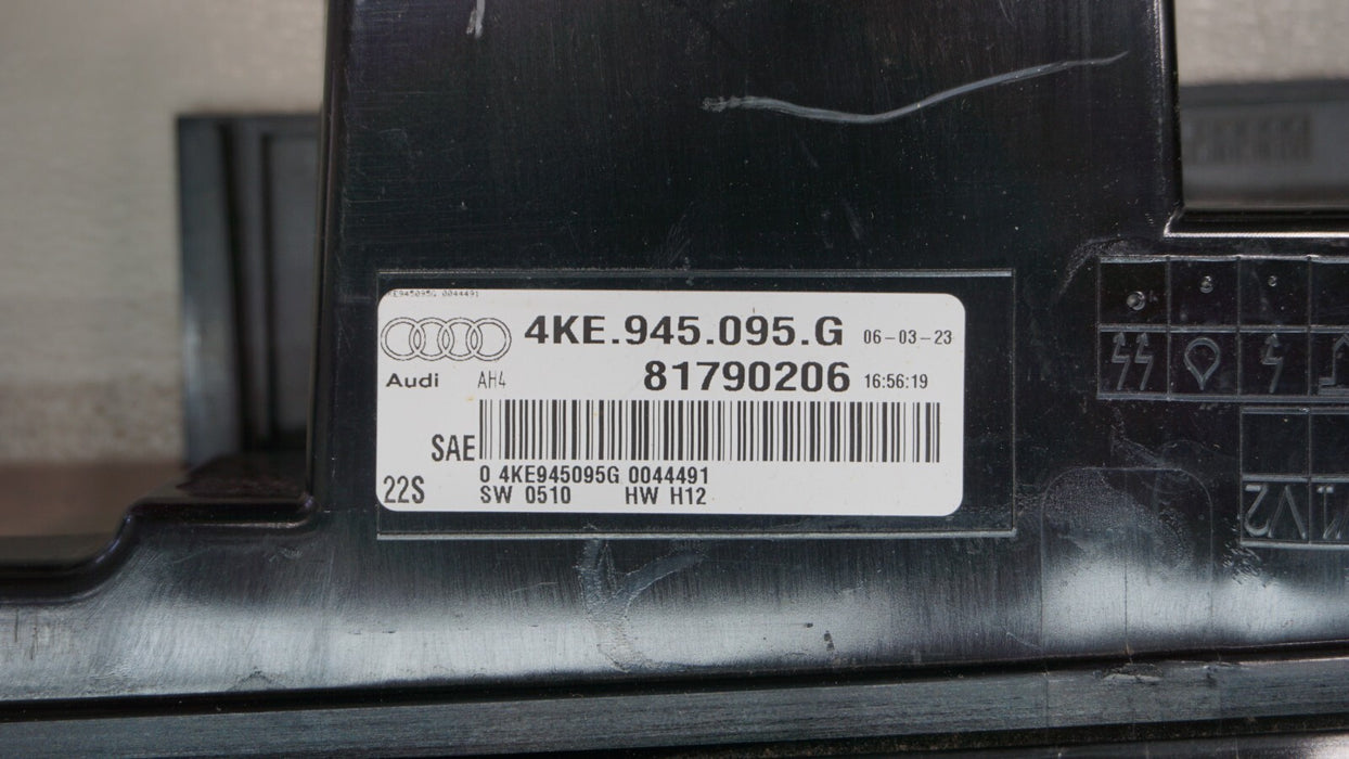 2019-2022 AUDI E-TRON CENTER DECK LID LED TAIL LIGHT 4KE.945.095.G OEM 20 21