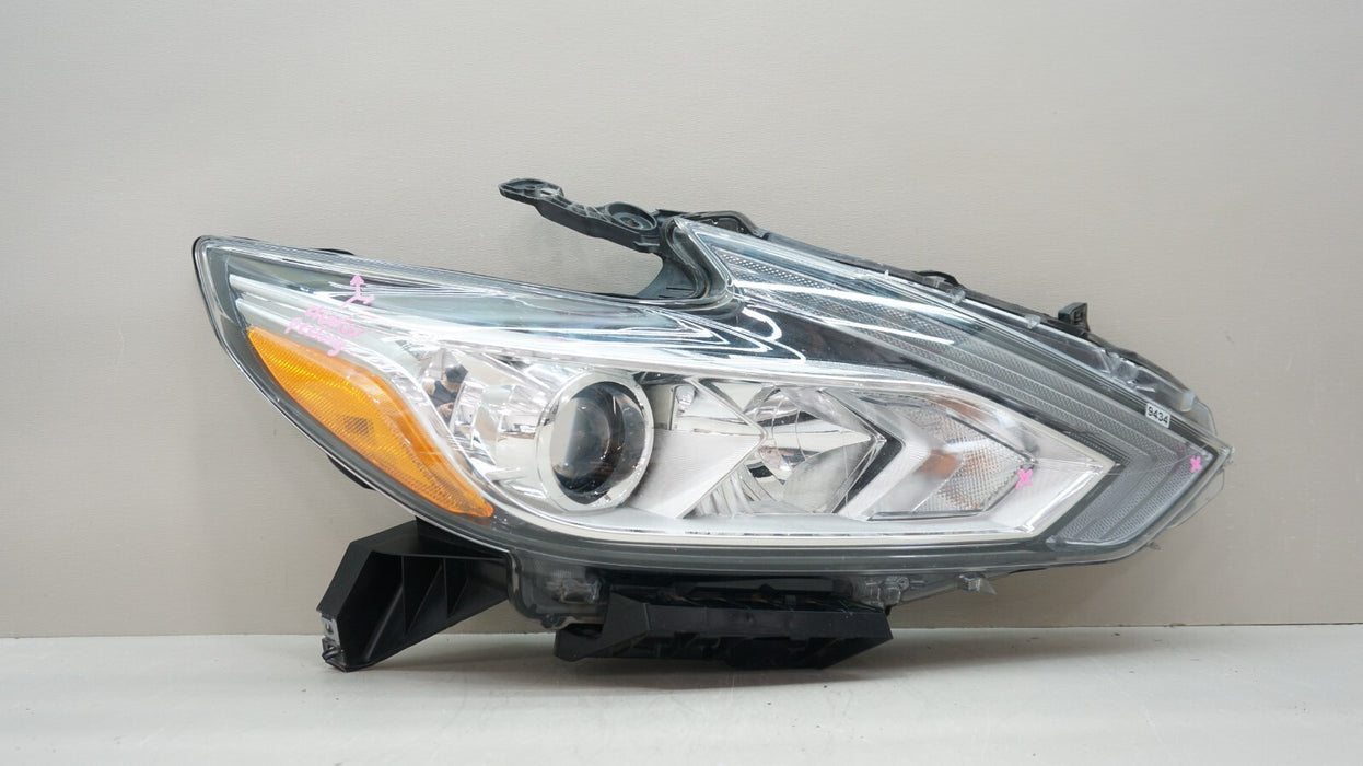 2016-2018 NISSAN ALTIMA FRONT RIGHT PASSENGER SIDE HALOGEN HEADLIGHT OEM