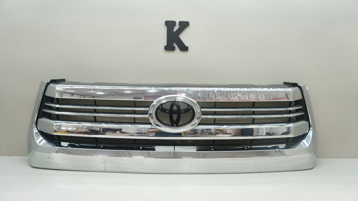2014-2017 TOYOTA TUNDRA FRONT CENTER RADIATOR GRILLE OEM 531110C0210