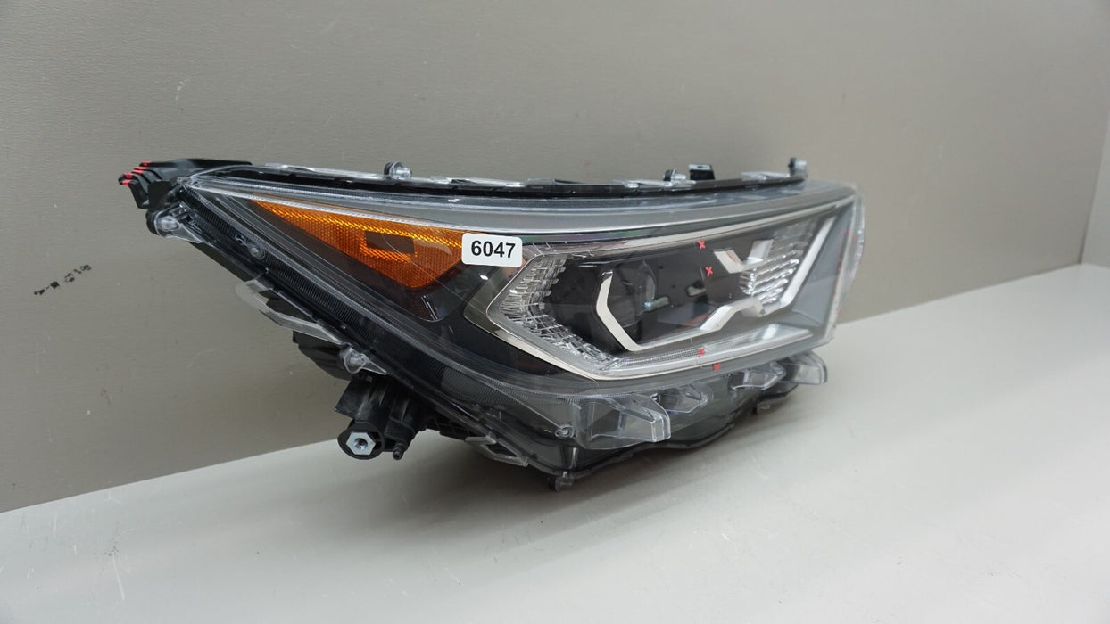 2019-2021 TOYOTA RAV4 FRONT RH RIGHT PASSENGER SIDE HEADLIGHT OEM