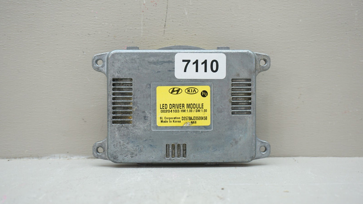 2019-2020 HYUNDAI SANTA FE LEFT HEADLIGHT CONTROL MODULE BALLAST OEM 00204103