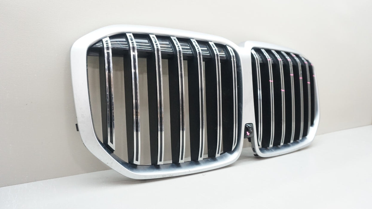 2019-2022 BMW X7 G07 FRONT UPPER RADIATOR GRILLE 20240049231 OEM 19 20 21 22