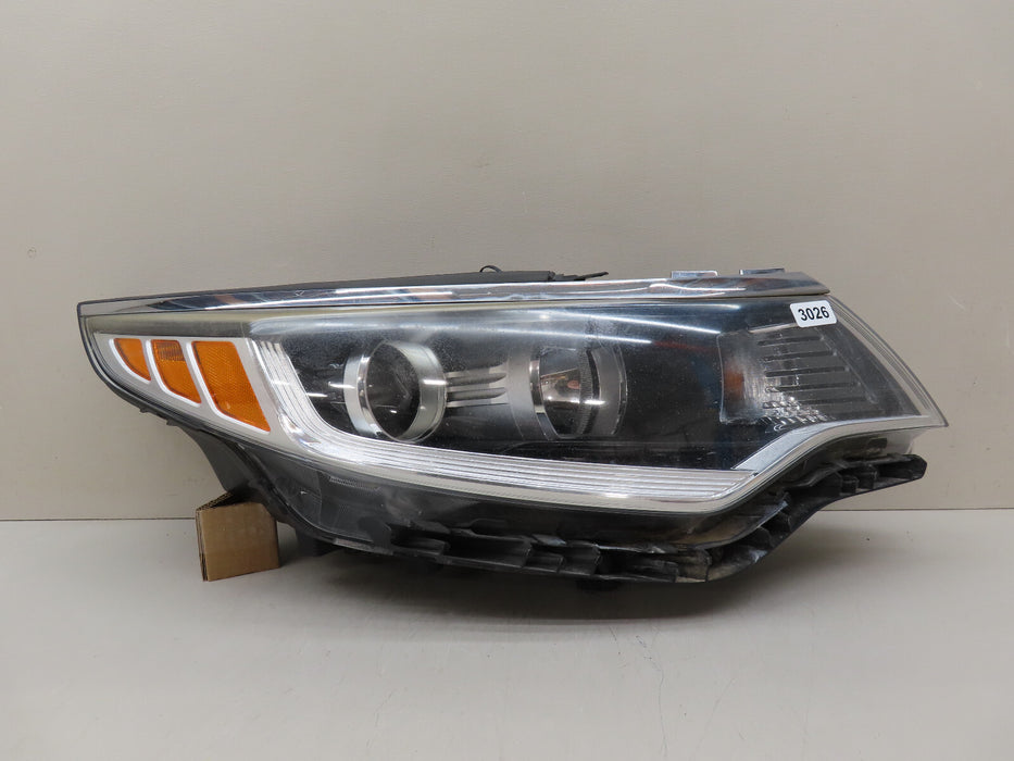 2016-2018 KIA OPTIMA LX FRONT RIGHT SIDE HEADLIGHT LAMP HALOGEN OEM 92102-D50