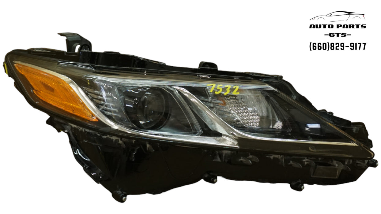 2018-2020 TOYOTA CAMRY FRONT RIGHT PASSENGER SIDE HEADLIGHT HALOGEN OEM 18 19 20