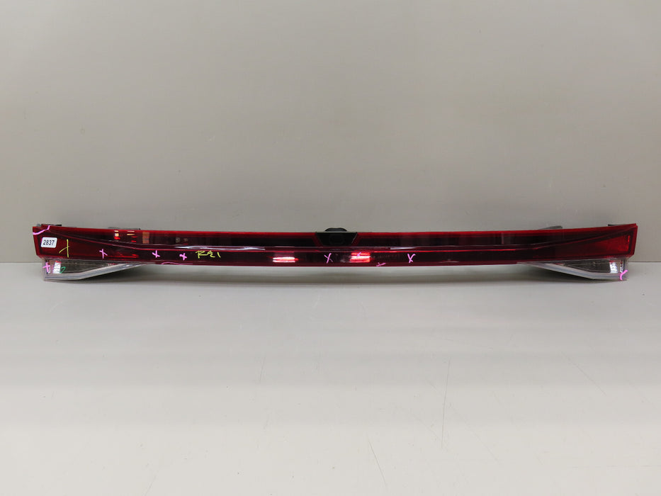 2021 2022 HYUNDAI ELANTRA REAR CENTER TAIL LIGHT LIFT GATE OEM LED 92409-AB000