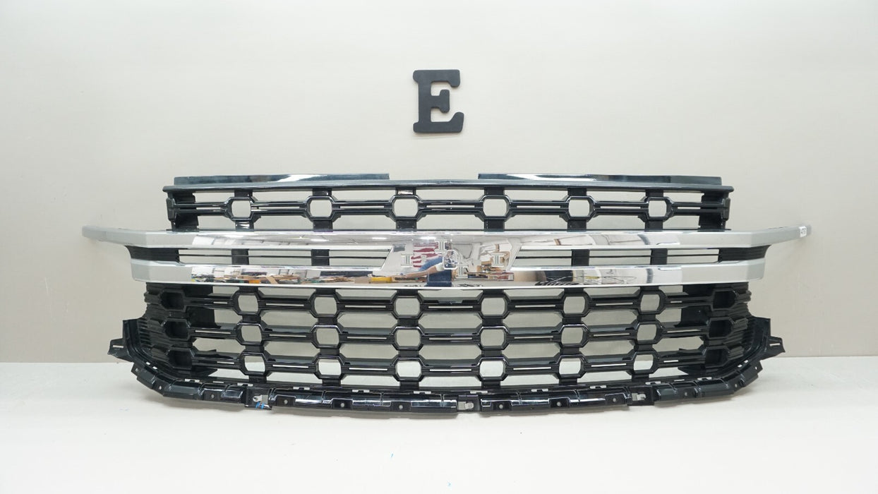 2021-2022 CHEVROLET TAHOE SUBURBAN FRONT RADIATOR GRILLE OEM 84634393