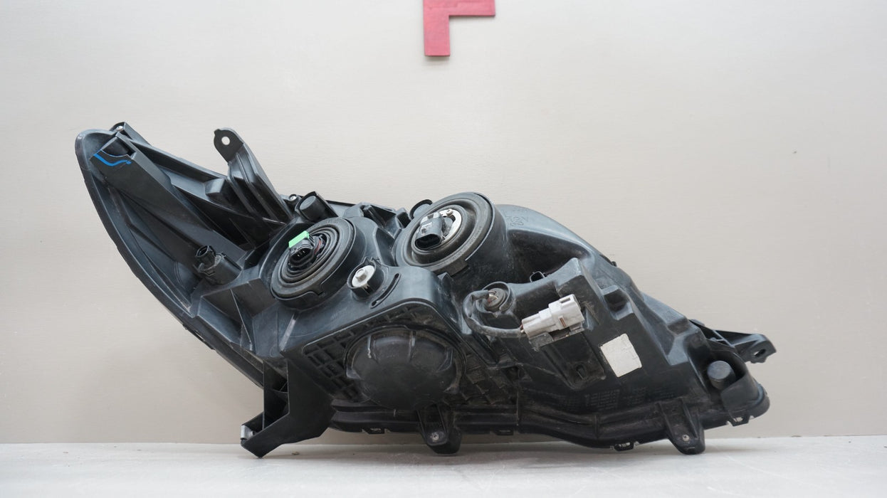 2015-2020 TOYOTA SIENNA FRONT LEFT DRIVER SIDE HALOGEN BLACK HEADLIGHT OEM