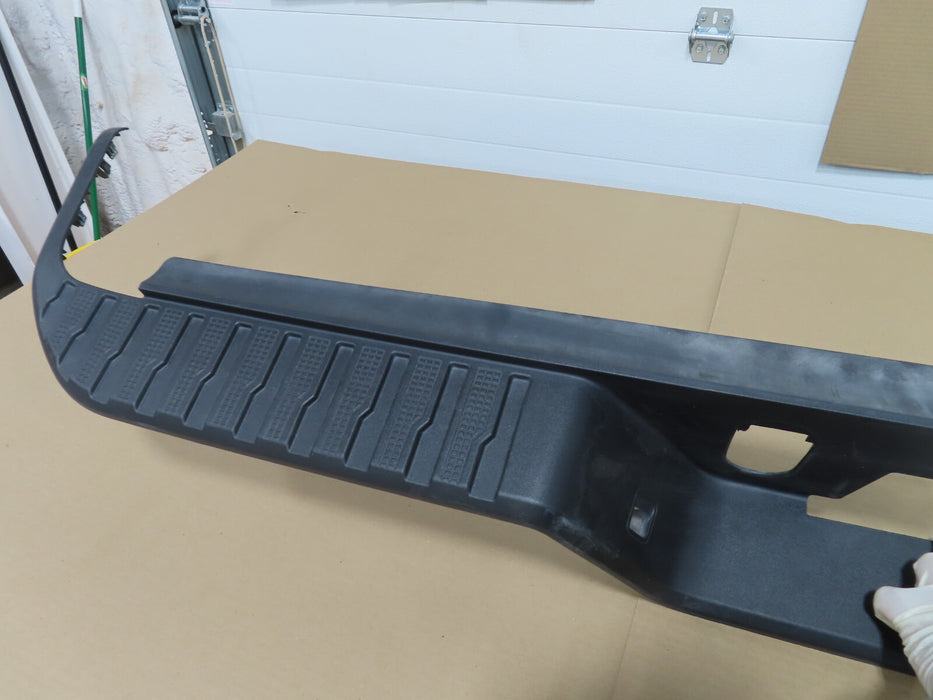 2019-2021 CHEVROLET SILVERADO REAR BUMPER COVER PANEL STEP PAD 812548818 OEM