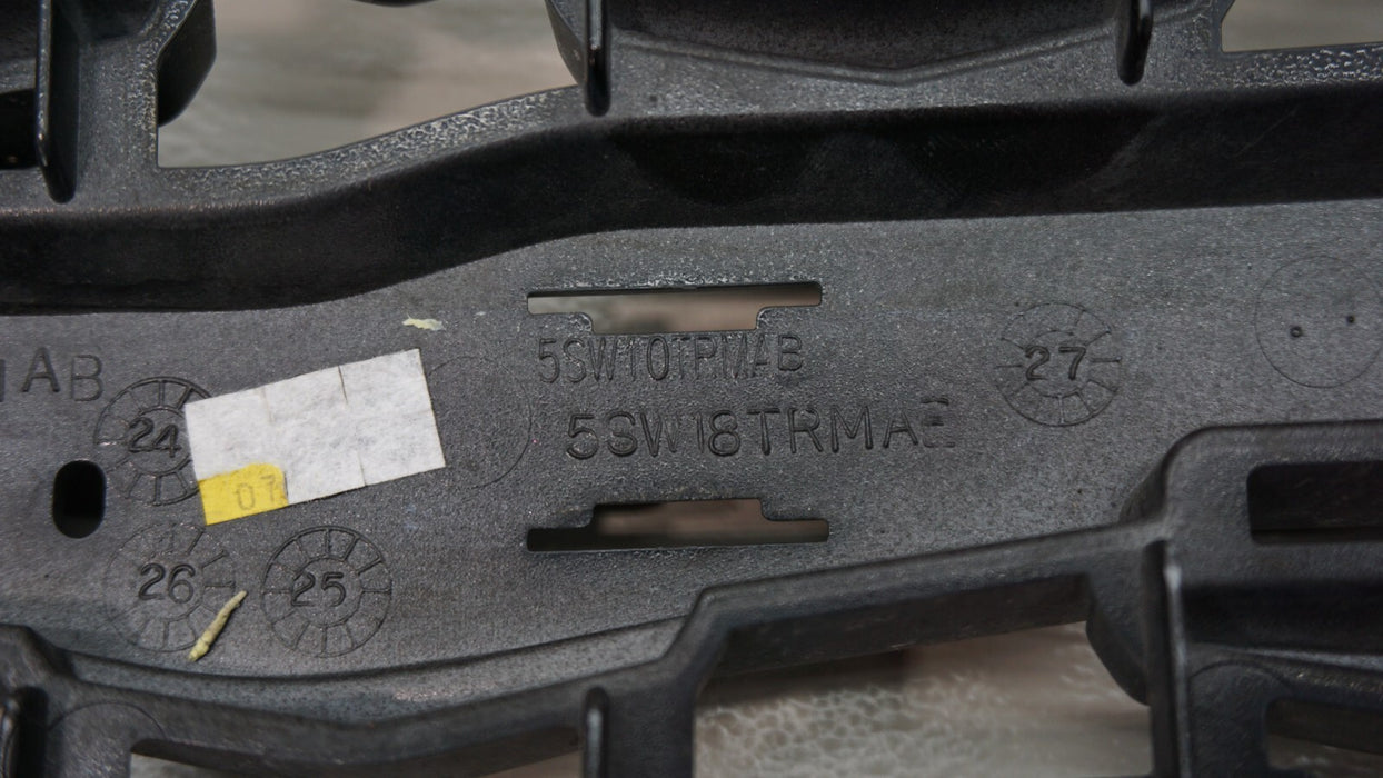 2015-2023 CHRYSLER 300 FRONT MAIN GRILLE 63F46TRMAB OEM