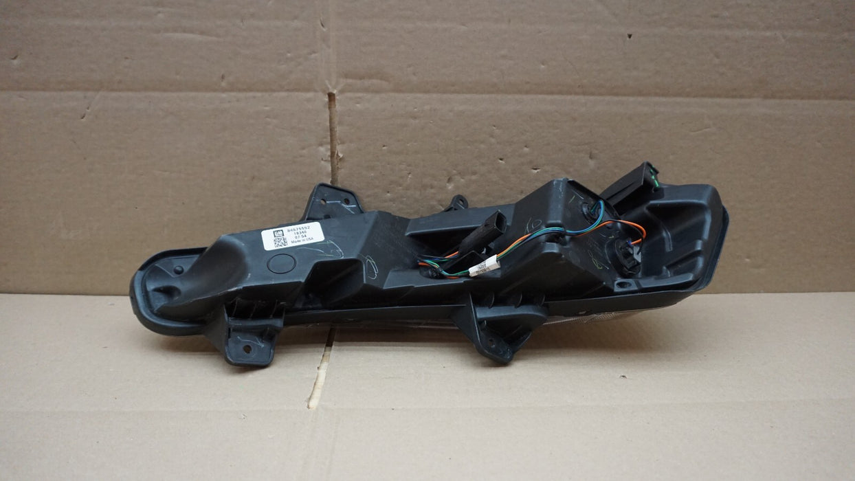2019-2021 CHEVROLET MALIBU FRONT RIGHT PASSENGER SIDE FOG TURN SIGNAL LIGHT OEM
