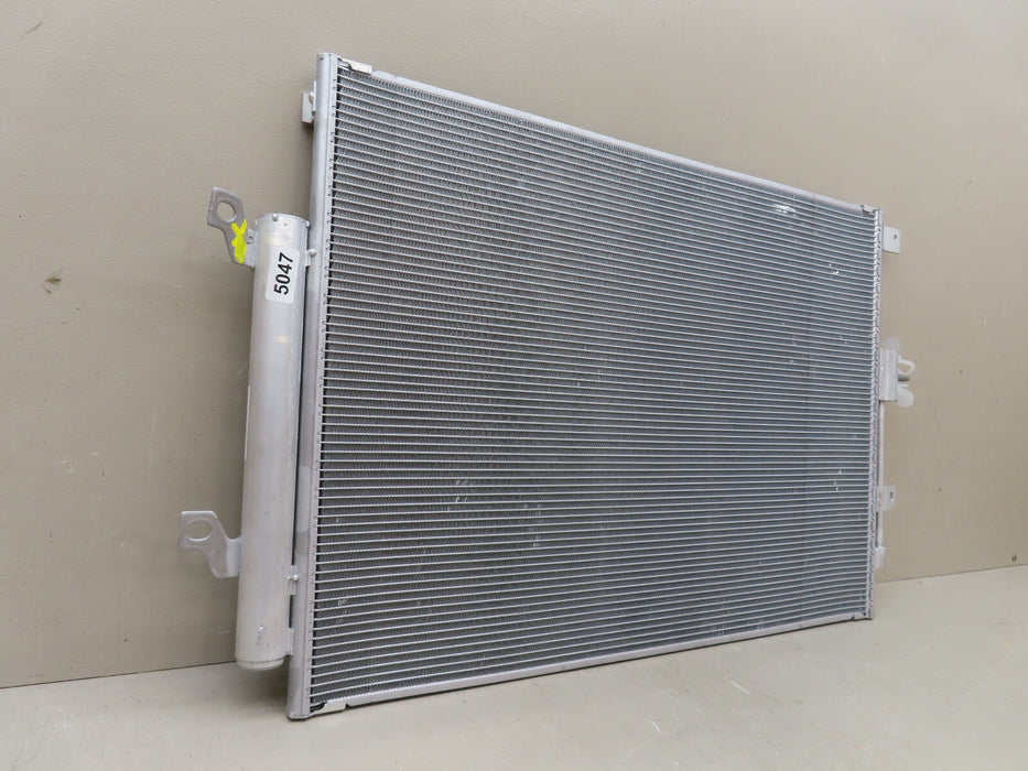 2019-2022 JEEP CHEROKEE FRONT A/C AIR CONDITIONING CONDENSER 68399028AB OEM