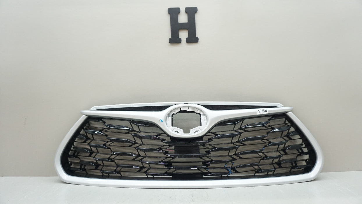 2020-2023 TOYOTA HIGHLANDER FRONT UPPER MAIN GRILLE 53101 0E330 OEM 20 21 22 23