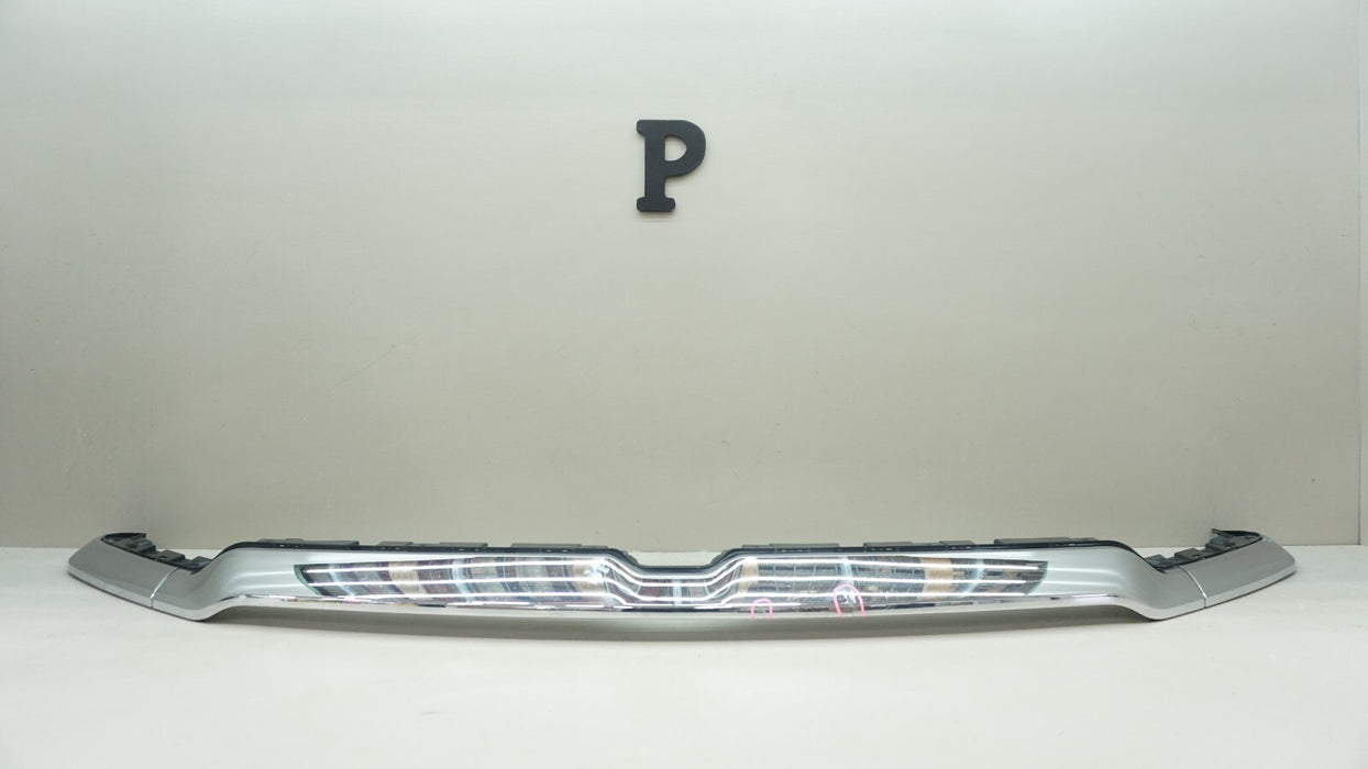 2019-2023 DODGE RAM 1500 FRONT UPPER GRILLE MOLDING OEM 68335015A